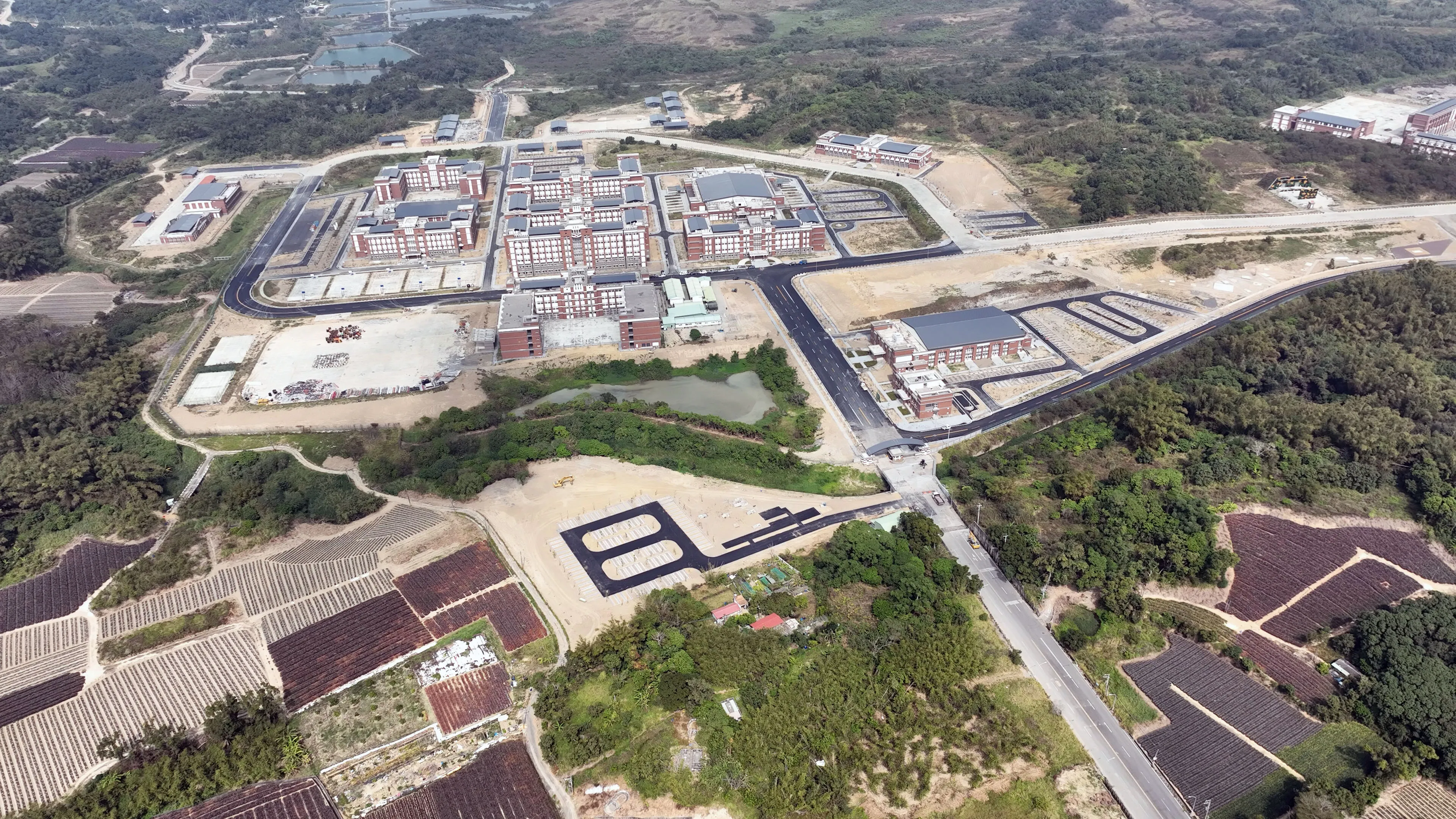 Completion of the "Army Artillery Training Command Guanmiao Tangshan Camp, New Hushan Training Ground Building, and Public Works Construction Project"